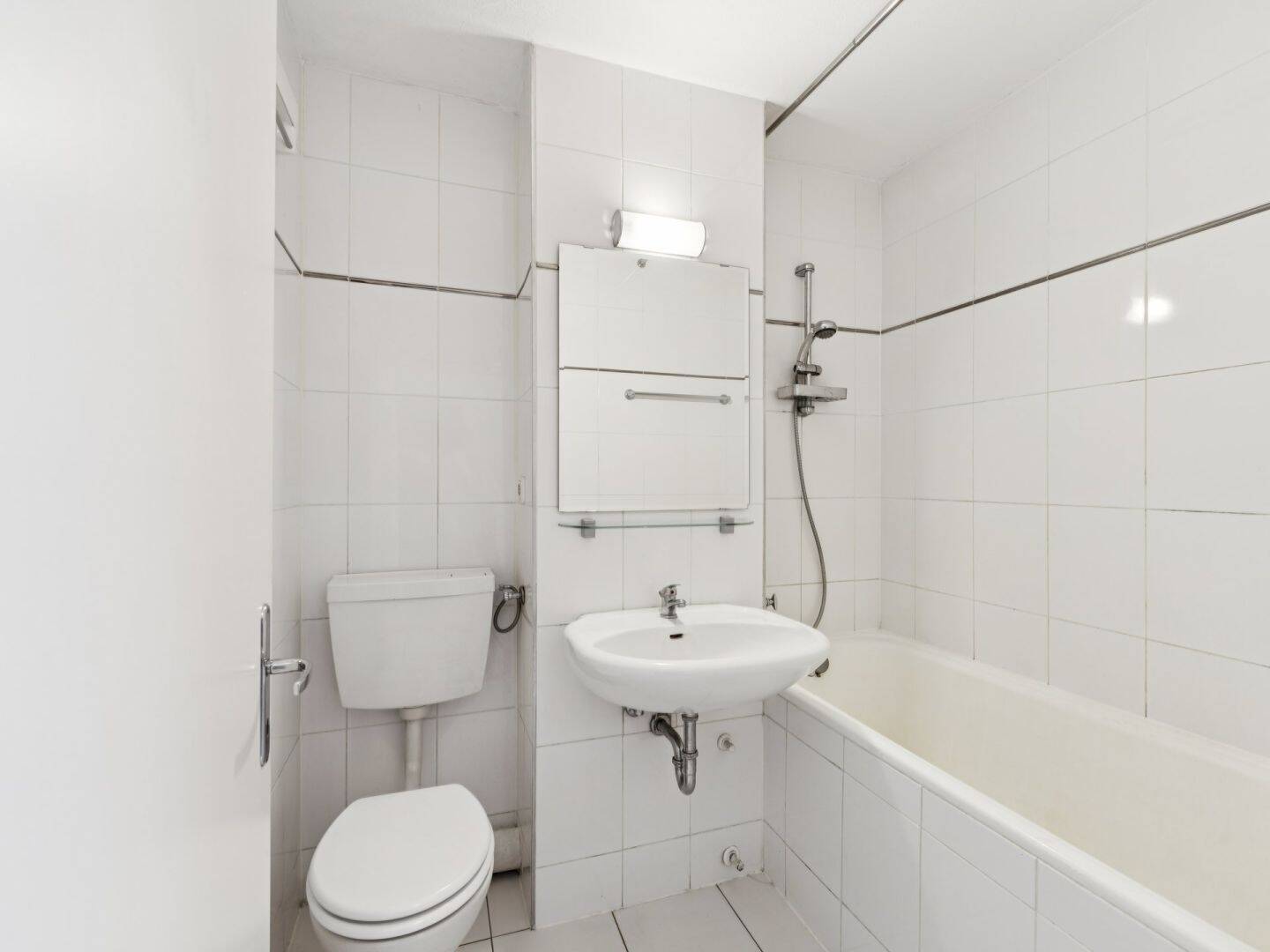 Gepflegtes Apartment mit Balkon zum ruhigen Innenhof & Blick über Münchens Dächer - Milbertshofen – München – Vorschaubild 5