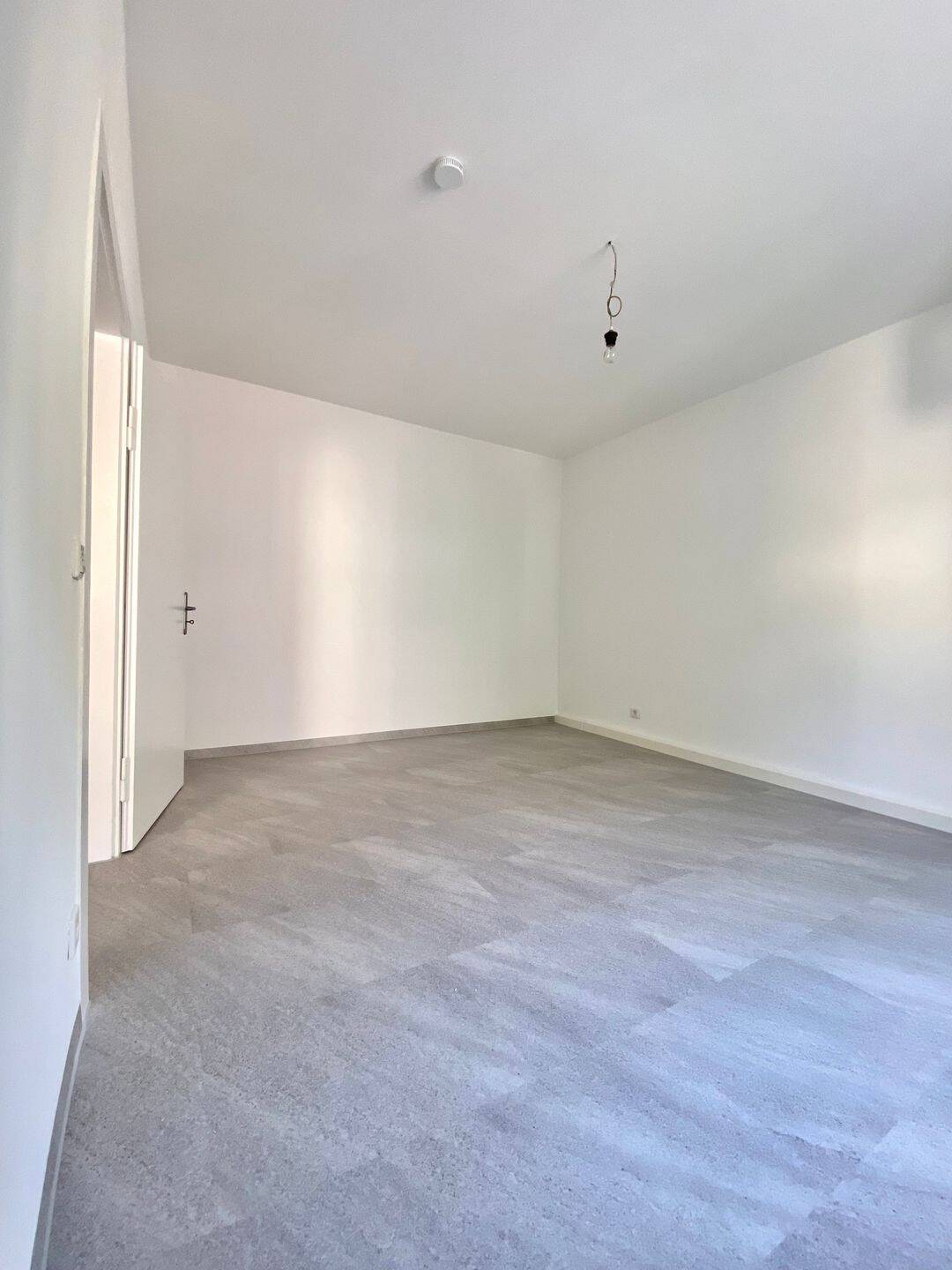 Erstbezug n. Vollsanierung: Sonnig & ruhig 2 Zimmer 1. OG ideal für Paare oder Singles – Nürnberg – Vorschaubild 5