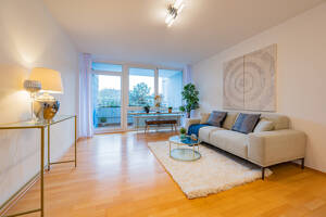 FIRSTPLACE - Helle 2-Zimmer-Wohnung mit schönem Ausblick und Süd-Loggia – 81737 München – Vorschaubild 3