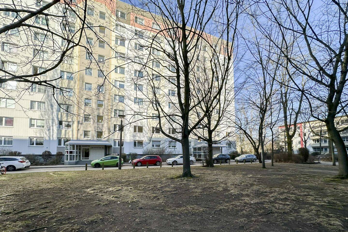 Bezugsfreie 3-Zimmer-Wohnung wartet auf Renovierung in Berlin Friedrichsfelde – Berlin – Bild 1 von 9