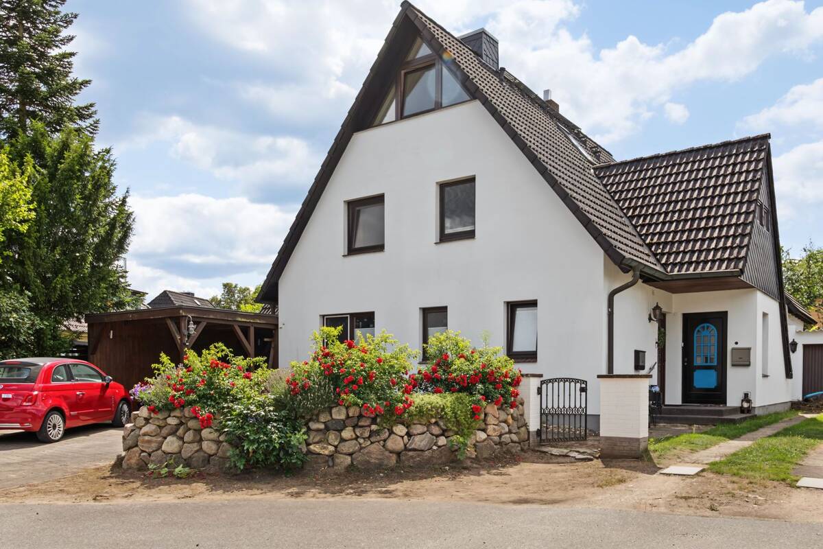 Charmante Maisonettewohnung mit großzügiger Dachterrasse in ruhiger Sackgassenlage von Trittau – 22946 Trittau – Bild 1 von 9