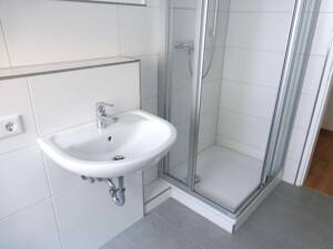ERSTBEZUG NACH KOMPLETTSANIERUNG! Helle, heimelige 1 ZW (Hochparterre) mit separater Küche nördlich des Wöhrder Sees. – 90489 Nürnberg – Vorschaubild 3