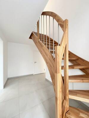 NEUBAU-3-Zimmer-Gartenwohnung mit Süd-Terrasse + wohnlich ausgebautem Souterrain (2 Räume + 2. Bad) – 81827 München – Vorschaubild 9
