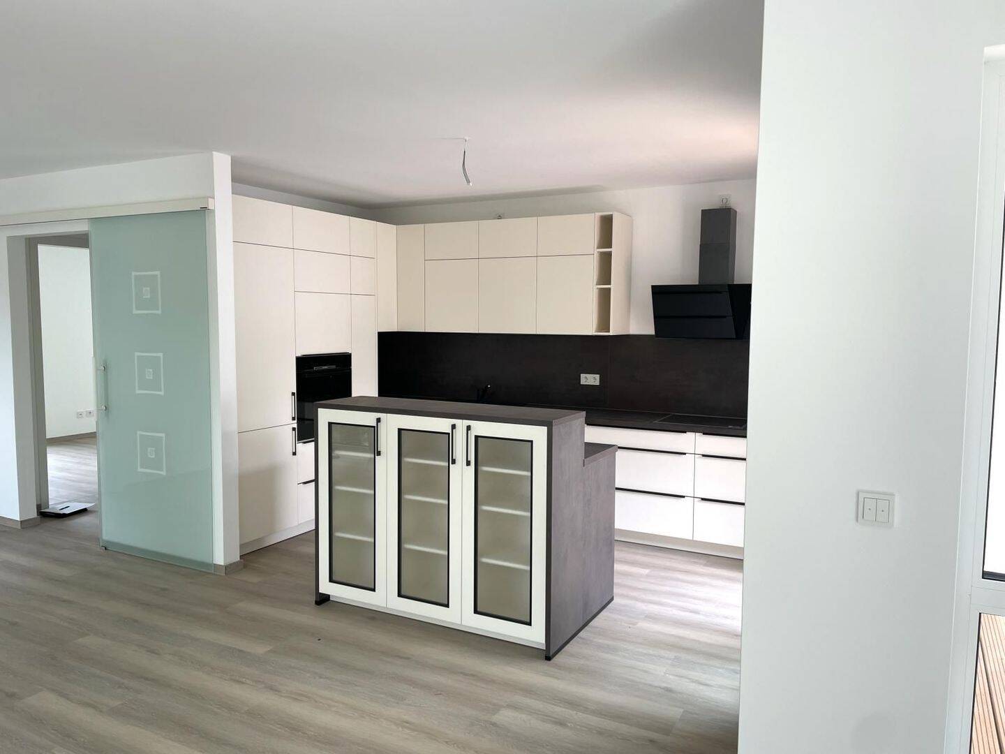 Erstbezug – Exklusive 3-Zimmer-Wohnung mit EBK und Balkon in guter Lage von Radebeul-Ost! – Radebeul – Vorschaubild 7