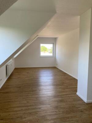 Moderne 2-Zimmer-Dachgeschosswohnung in ruhiger Lage nahe der Universität – 26129 Oldenburg – Vorschaubild 2