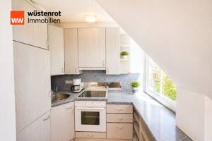 Gut geschnittene 2-Zi.-DG-Wohnung mit Balkon & ausgebautem Spitzboden in kleiner Wohnanlage – 81825 München – Vorschaubild 3