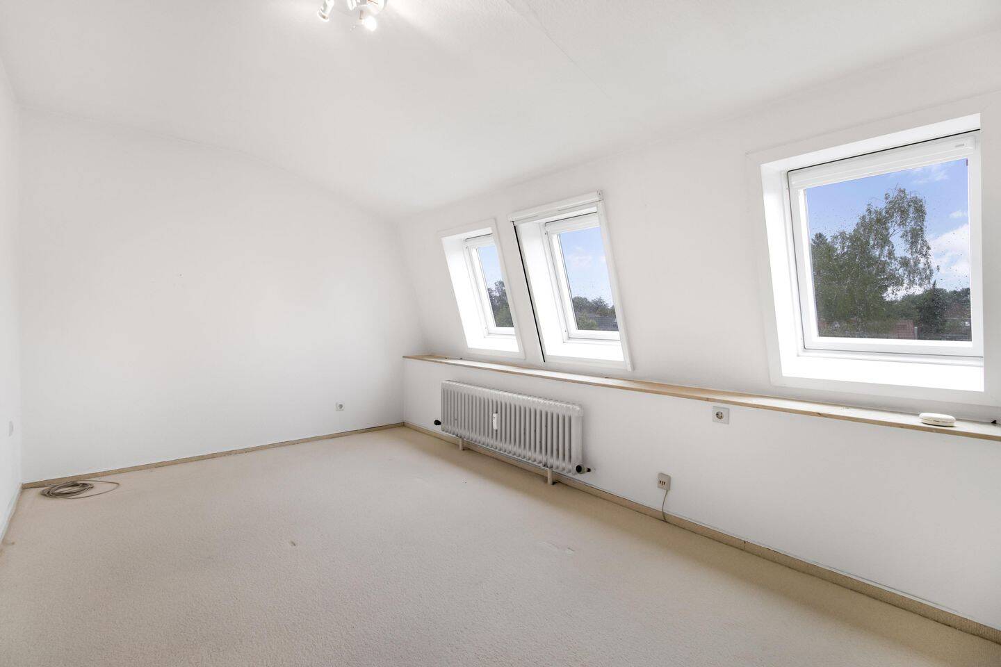 Bremen-Schwachhausen: 3,5 Zimmer-Maisonnettewohnung mit Loggia, Kellerraum und Garage – Bremen – Vorschaubild 6