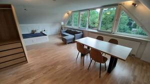 Großes möbliertes Studio, WG-Zimmer ideal für 2 Personen, Wohnen auf Zeit, Stuttgart-Botnang, Spül-/Waschmaschine – 70195 Stuttgart – Vorschaubild 2