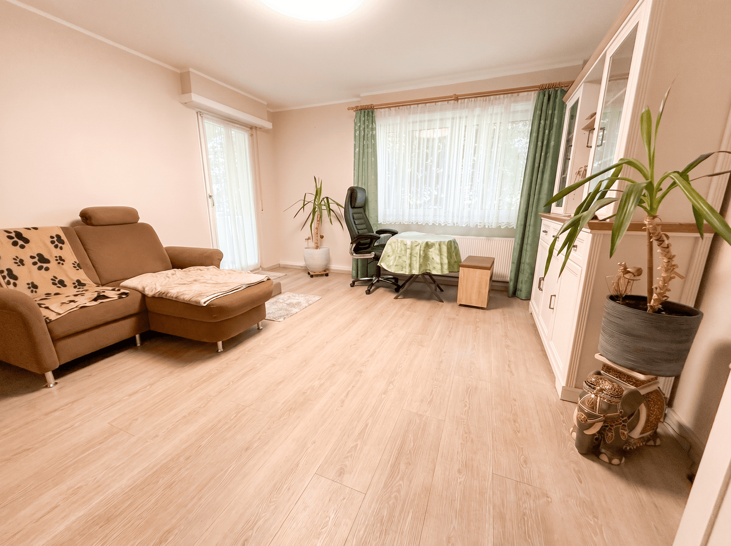 Attraktive 3 Zimmer Wohnung mit Garten, Balkon und Garage in ruhiger, grüner Wohnlage – Wiesbaden – Vorschaubild 2