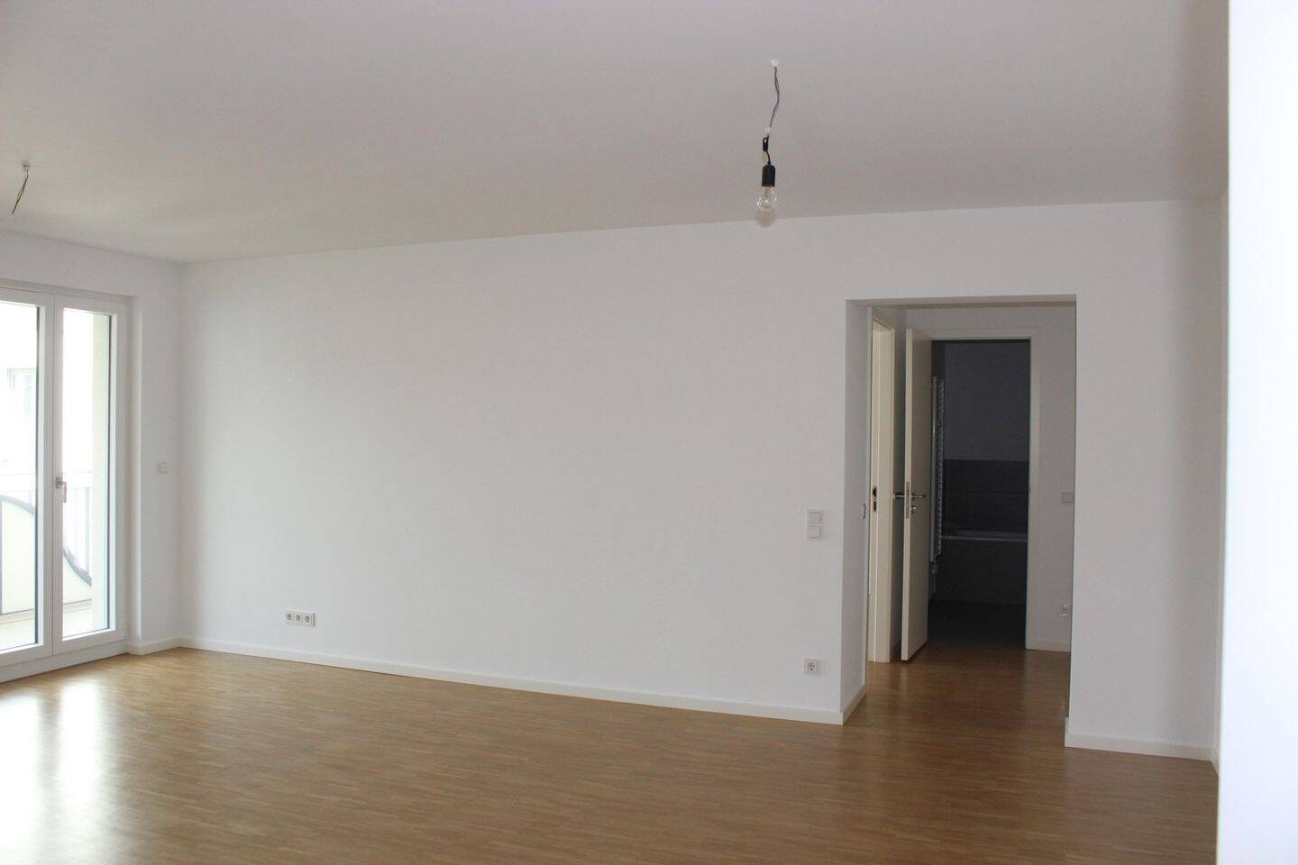 Große, bezugsfreie 3 Zimmer Neubauwohnung mit geräumigem Balkon in Berlin-Steglitz – Berlin – Vorschaubild 2