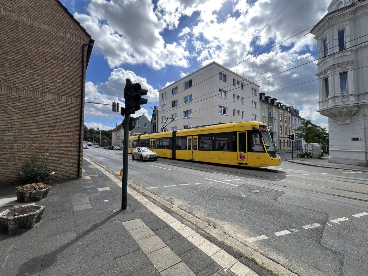 Frisch renovierte Eigentumswohnung mit Top-Mieter (Provisionsfrei) – 45355 Essen – Bild 1 von 9