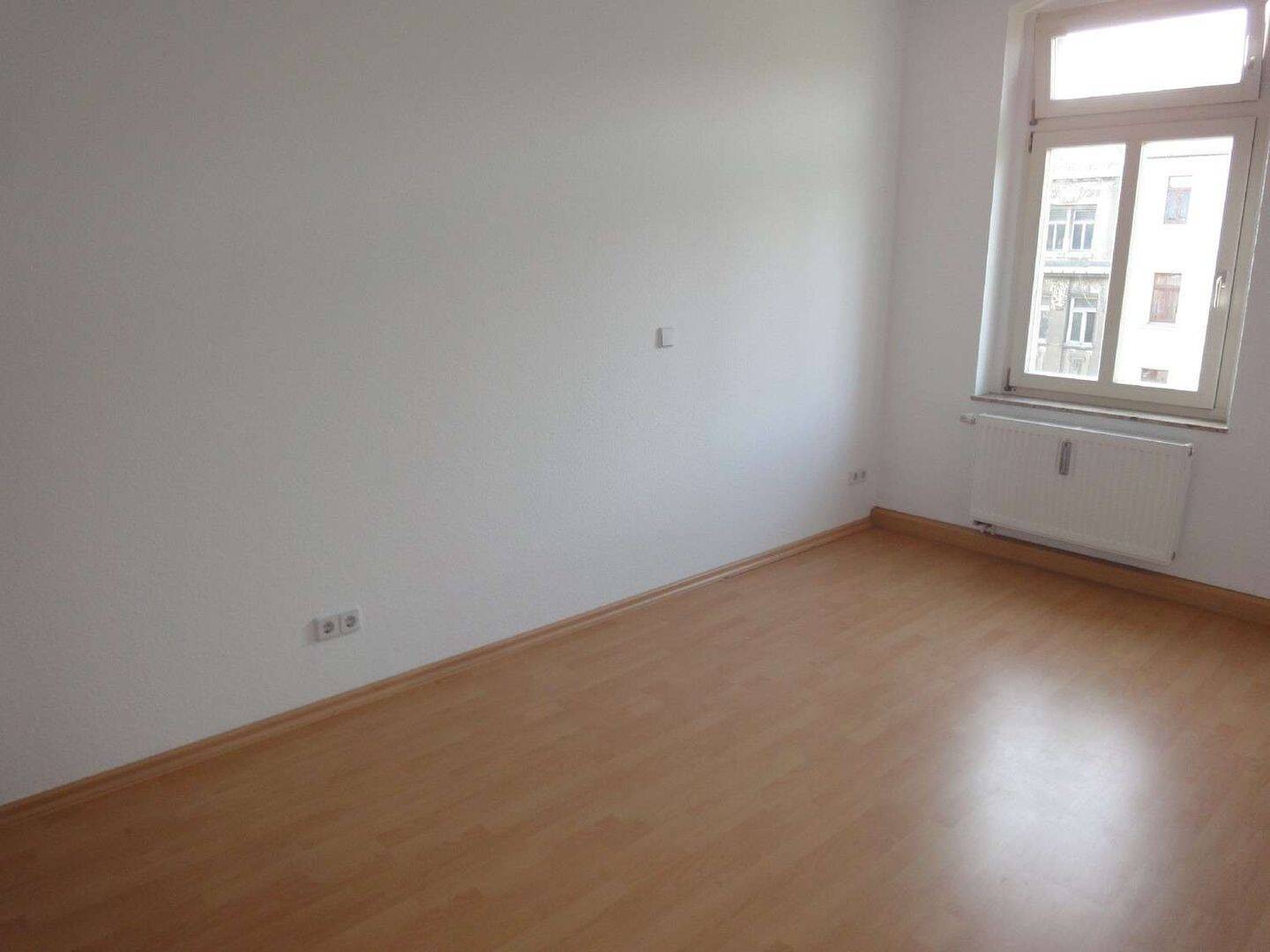 Helle Whg. im 1.OG - Bad mit Fenster - Laminat - sep. Küche ! frei ab SOFORT ! – Chemnitz – Vorschaubild 5