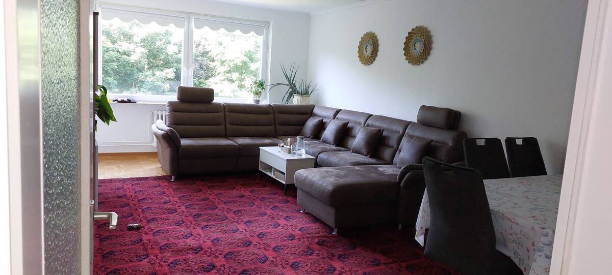 Gepflegte 3-Zimmer-Wohnung (teilmöbliert)/ ca 79qm / Bitte die Voraussetzung durchlesen – 24109 Kiel – Bild 1 von 7