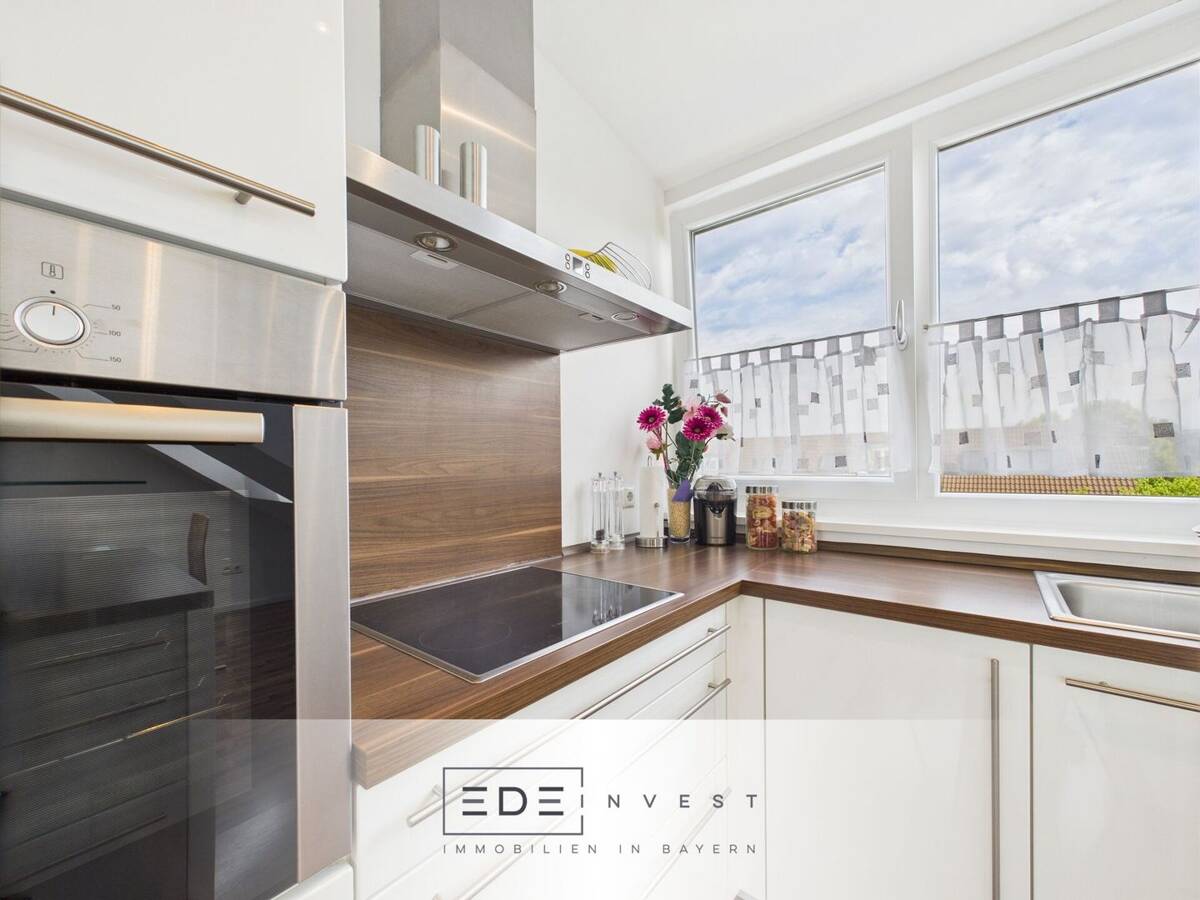 Helle 3-Zimmer-Dachgeschosswohnung mit Süd-Loggia in München-Allach – 80997 München – Bild 1 von 9