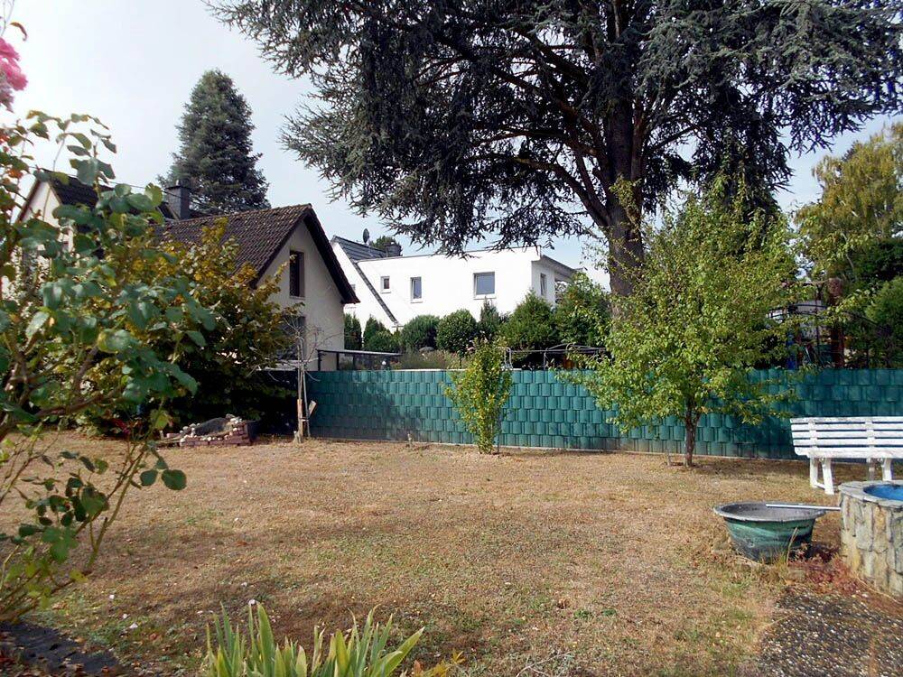 Potenzial: Einfamilienhaus mit großen Grundstück, Garten, Freisitz, Garage - Anbaumöglichkeiten! – Frankfurt am Main – Vorschaubild 7