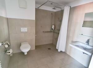 !Senioren-Wohnung! Modernes, barrierefreies 2-Zi.-Apartment - helle Atmosphäre, Einbauküche, Aufzug – 50823 Köln – Vorschaubild 5