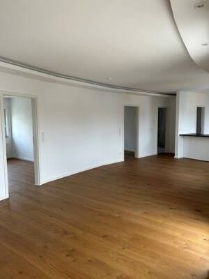Moderne 3-Zimmer-Wohnung mit Balkon im Zentrum von Erlangen – 91052 Erlangen – Vorschaubild 4