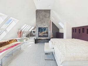 Sanierte Luxuswohnung mit Aufzug & 3 TG-Stellplätzen – 50670 Köln – Vorschaubild 9