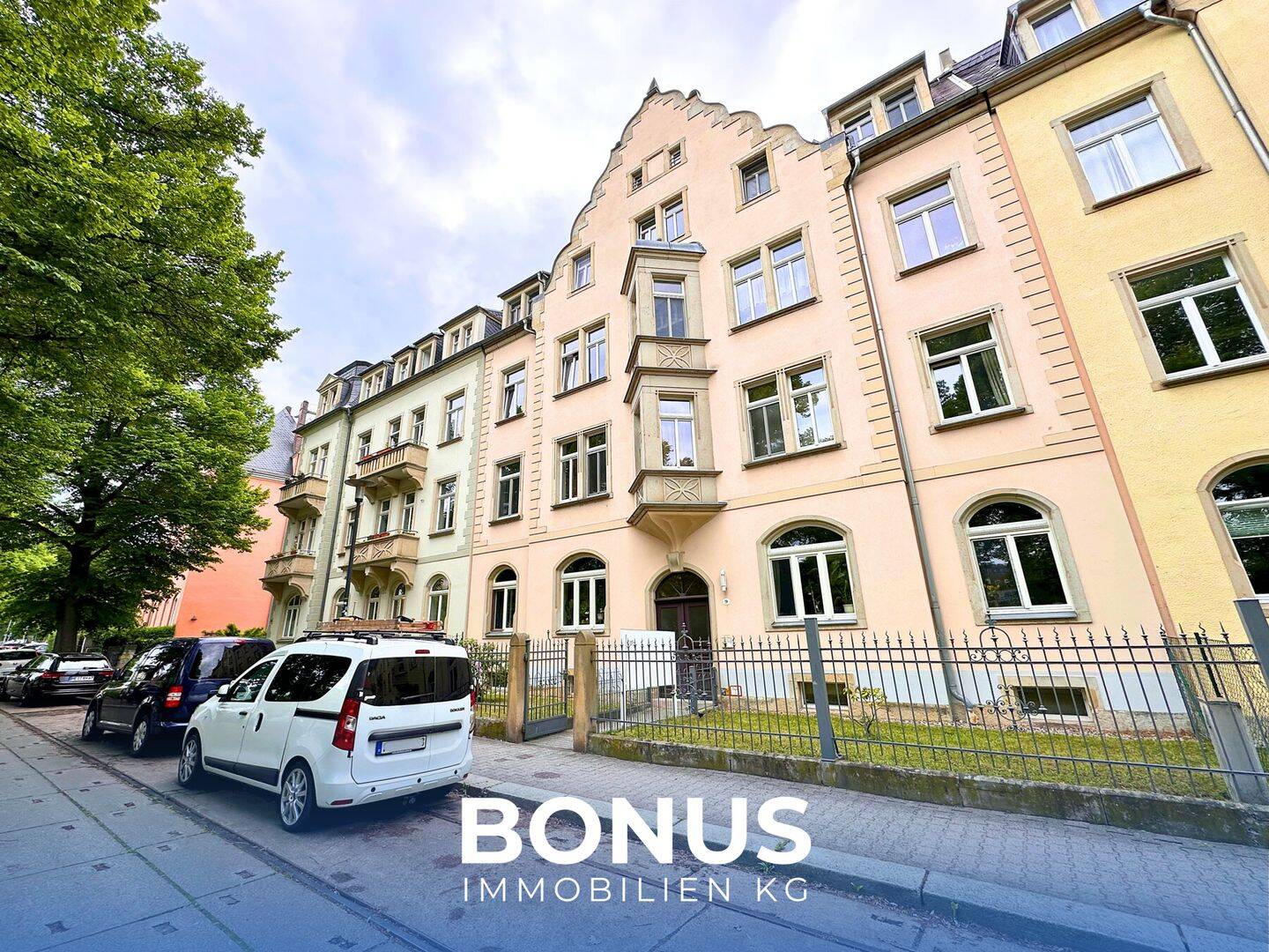 Helle Altbauwohnung mit ca. 3,40 m Deckenhöhe und Balkon in ruhiger Lage von Dresden-Plauen