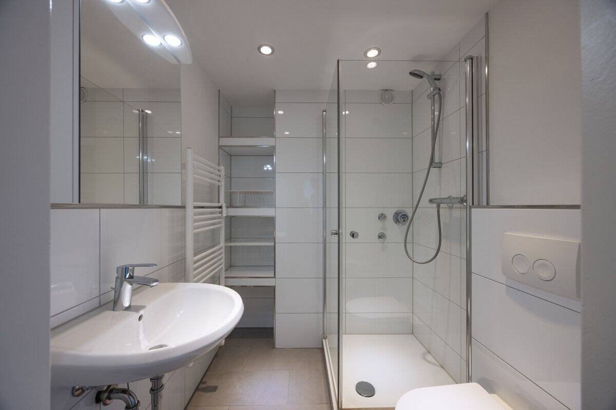 GRAFENBERG: Stilvoller Wohlfühlfaktor - möblierte 2-Zimmer-Wohnung mit Loggia und Aufzug – Düsseldorf – Vorschaubild 8