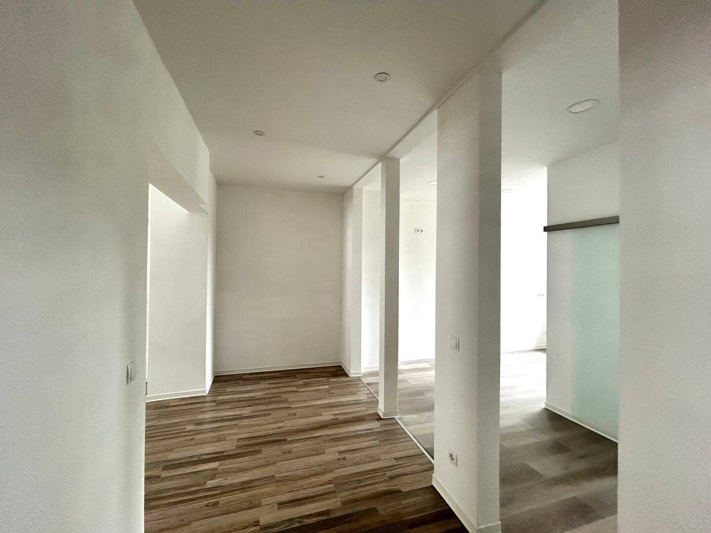 ***Großzügige 4,5-Zimmer-Wohnung mit offenem Wohnkonzept- Lutherviertel*** – Chemnitz – Vorschaubild 2