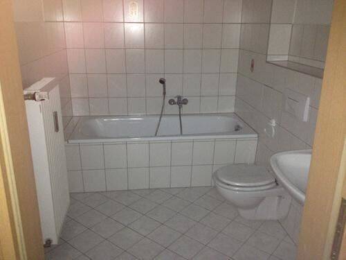 Großzügige 3-Zimmer mit Abstellraum, Laminat, Riesenküche, EBK und Wannenbad in uninaher Lage!! – Chemnitz – Vorschaubild 7