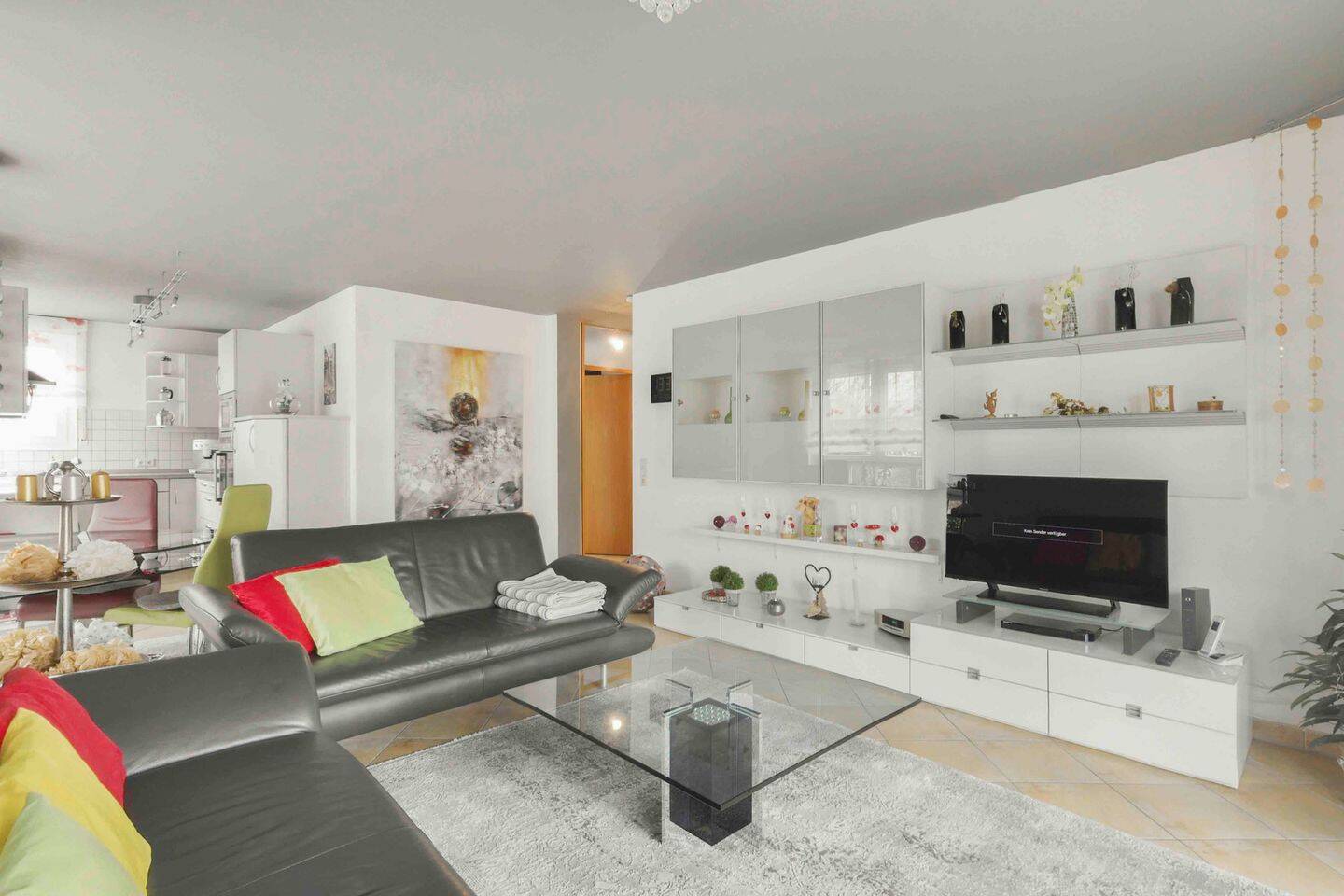 Lichtdurchflutet & modern - 3-Zimmer-Wohnung mit Wohlfühlfaktor – Reutlingen – Vorschaubild 2