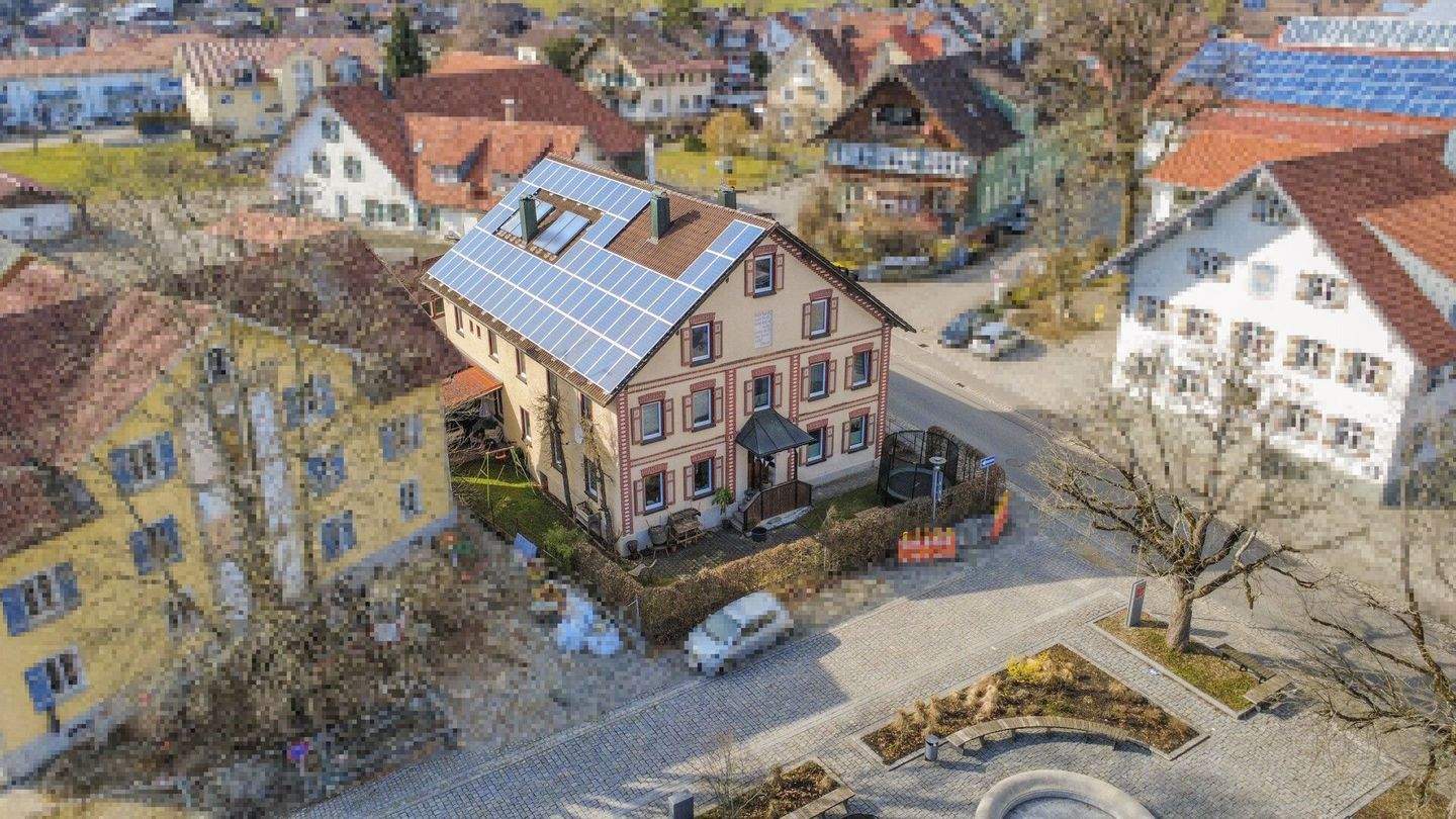 Großzügiges Zweifamilienhaus mit Entwicklungspotenzial im Allgäu – Argenbühl – Vorschaubild 3