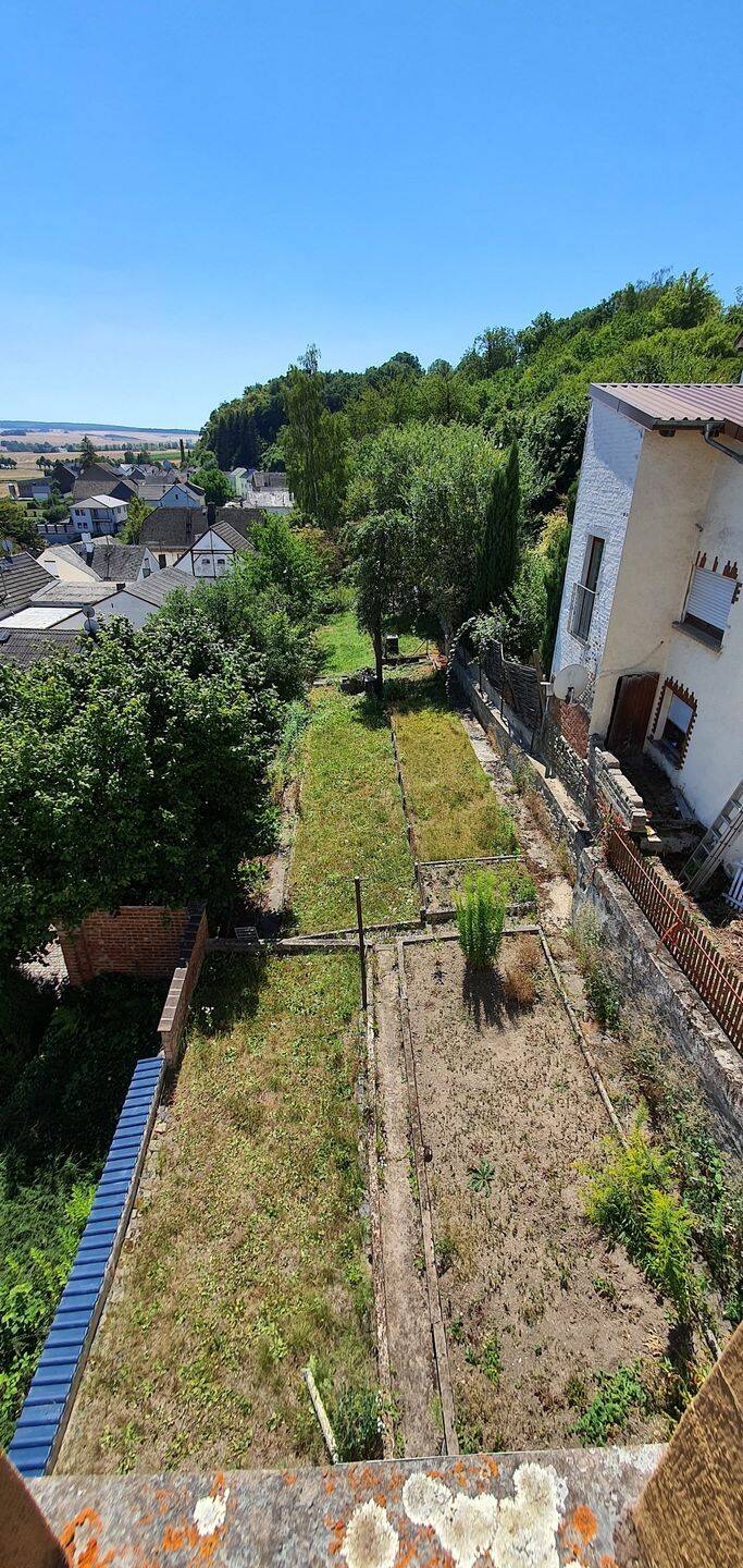 Vielseitiges Einfamilienhaus mit großem Garten - Ideal für Firmen oder Privatpersonen – Niederneisen – Bild 1 von 3