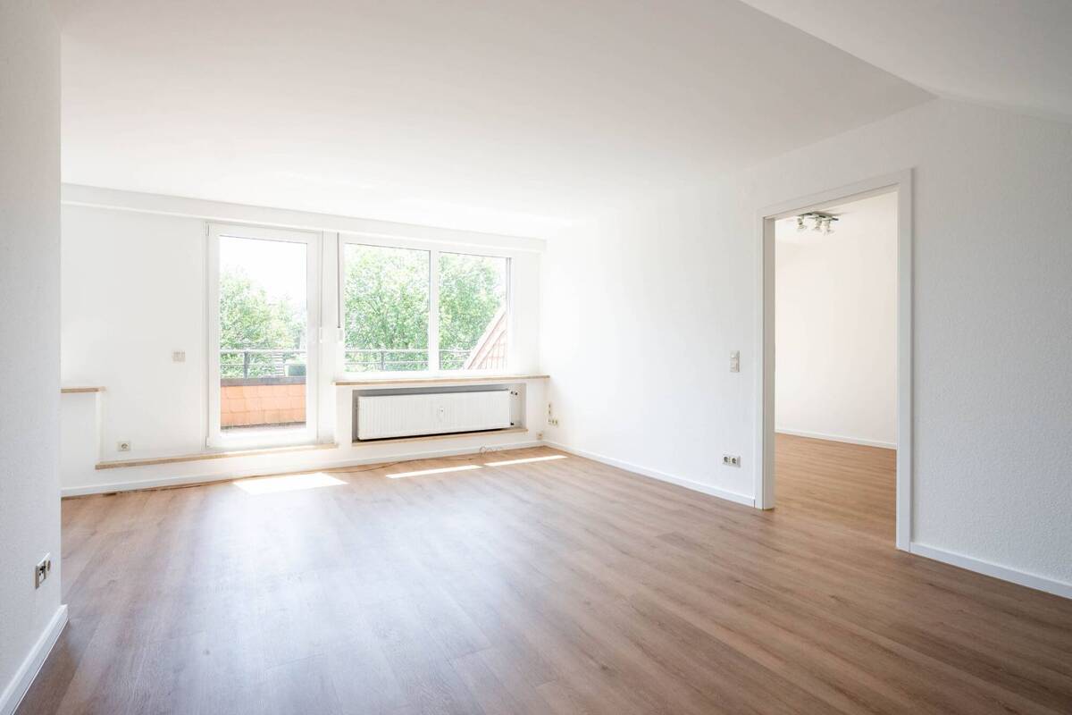 KEINE KÄUFERPROVISION Energetisch sanierte ETW mit Balkon & Stellplatz in Top Lage in Bielefeld Ost – 33604 Bielefeld – Bild 1 von 9