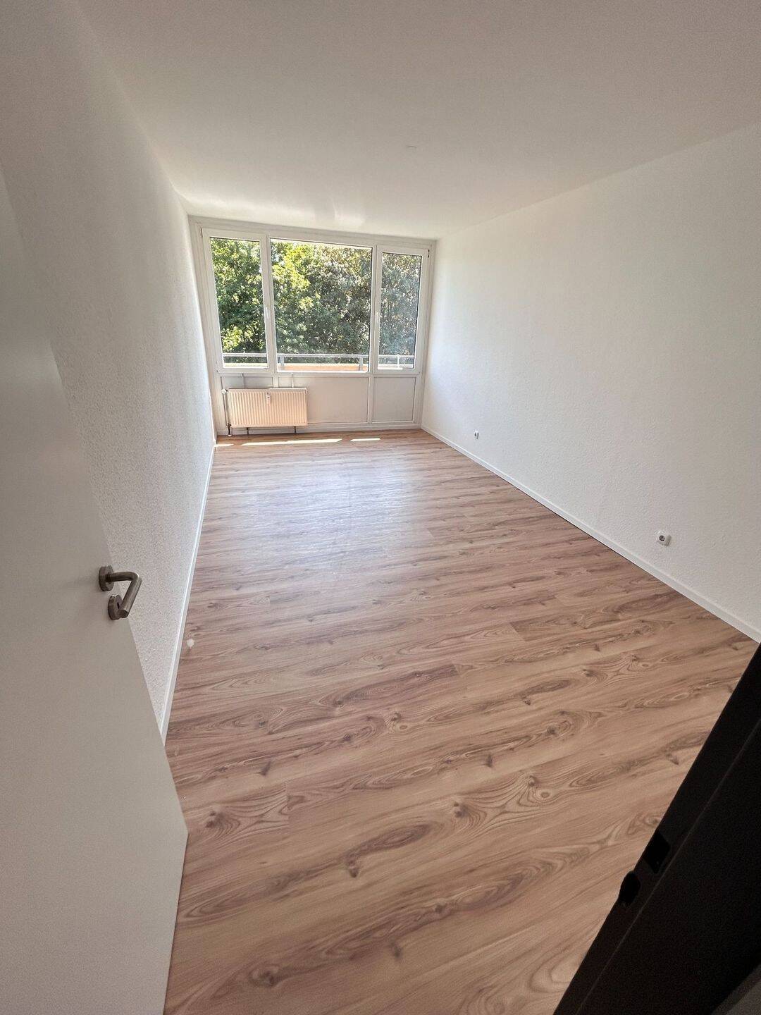 Hochwertiger Wohnkomfort mit Balkon im 4. Stock in Mönchengladbach-Römerbrunnen – Mönchengladbach – Vorschaubild 3