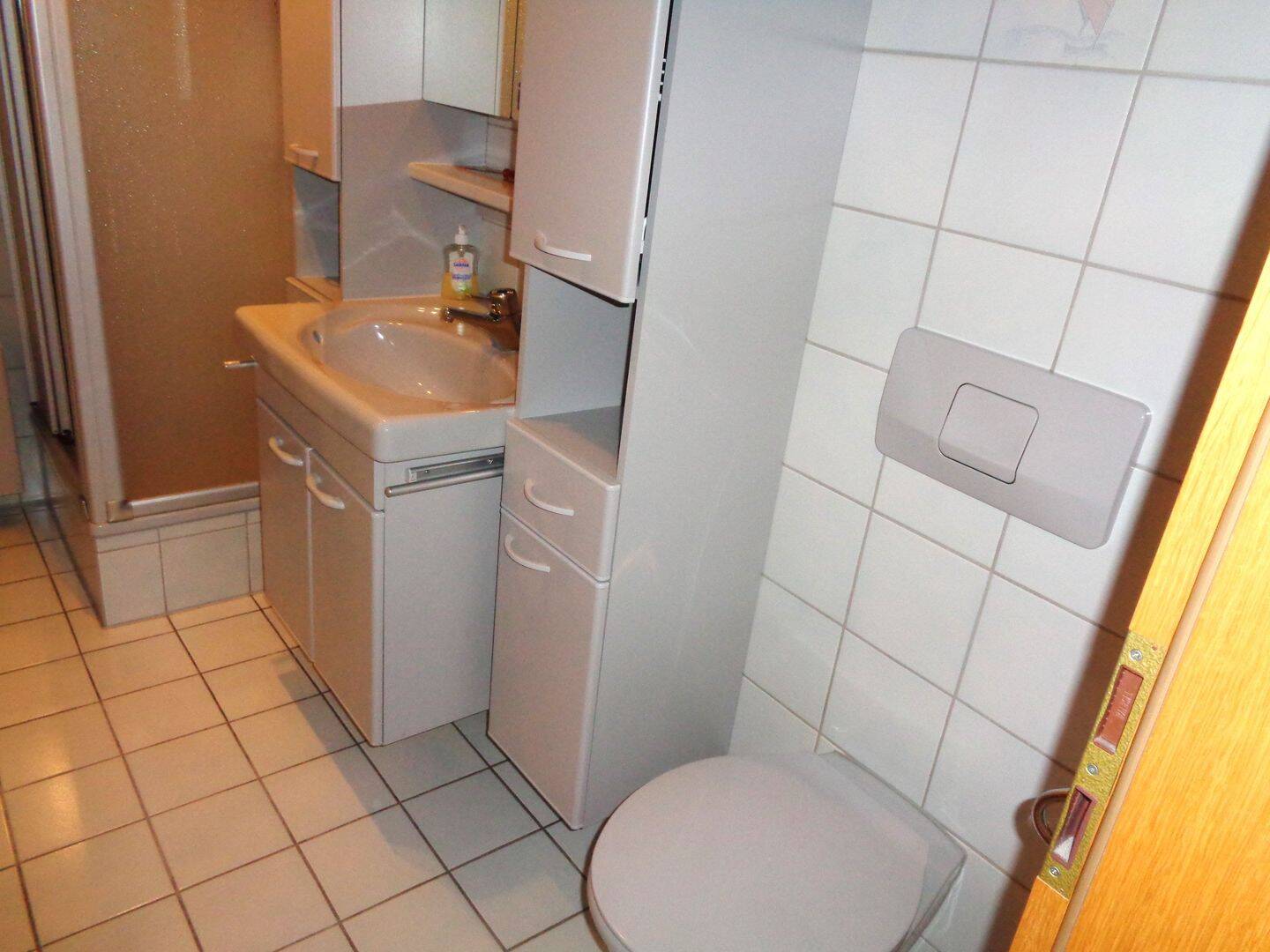 Für die kleinere Familie! Gepflegtes, ruhiges und sonniges Einfamilienhaus (RMH) am Stadtrand von Winnenden – Winnenden – Vorschaubild 9