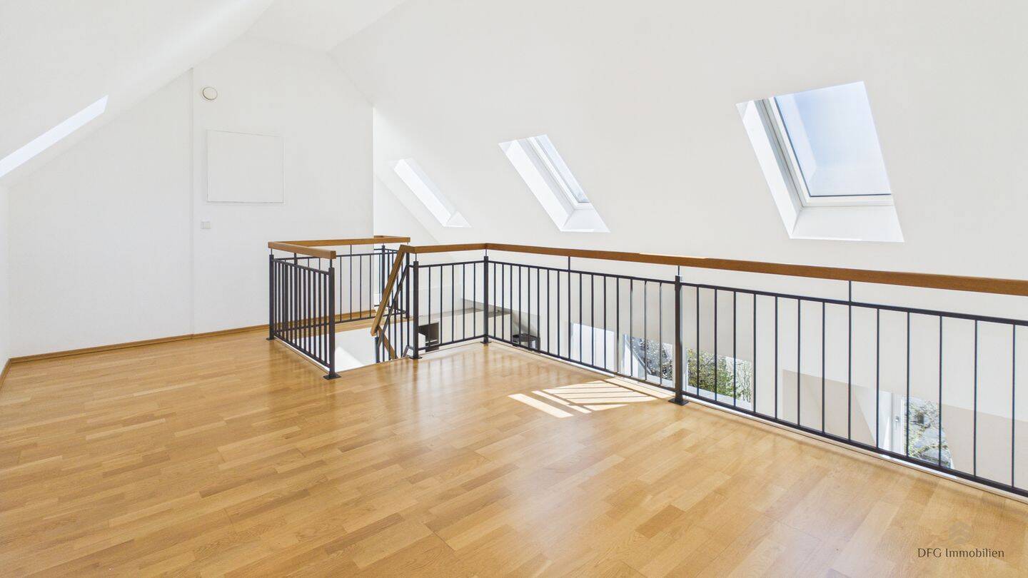 Wohnen auf zwei Ebenen - Stilvolle Galeriewohnung mit sonniger Dachterrasse – München – Vorschaubild 5