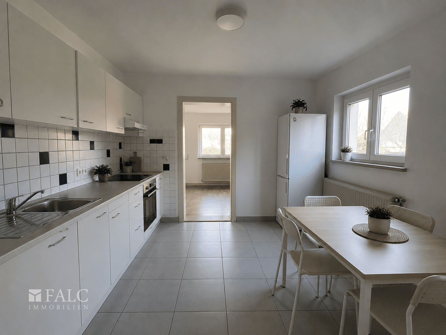 Großes Einfamilienhaus mit 634 m² Grundstück, Garage und viel Potenzial – Nürnberg – Vorschaubild 6