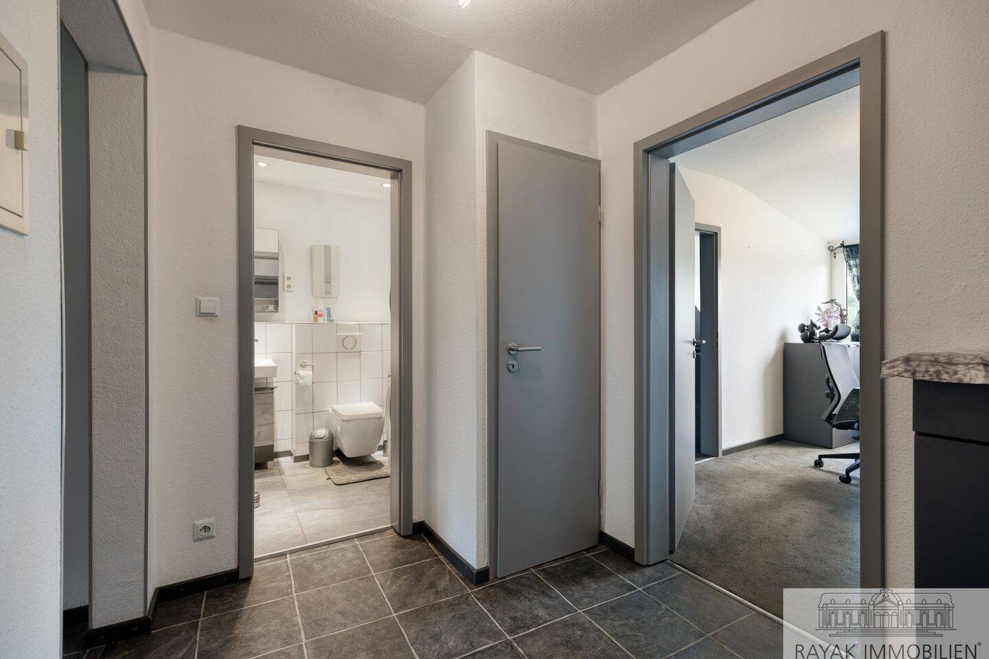Maisonette-Wohnung zum Kauf in Düsseldorf Hassels - Rayak Immobilien, Ihr Makler für Düsseldorf – Düsseldorf – Vorschaubild 3