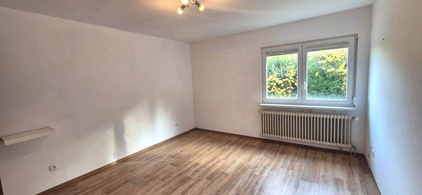 "Leben, Vermieten oder Beides: Vielseitiges Zweifamilienhaus in Uffenheim" – Uffenheim – Vorschaubild 9