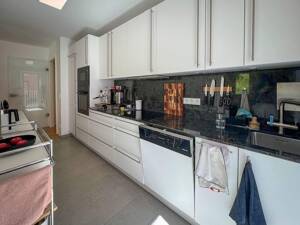 Bezugsfreie 3-Zimmer-Wohnung mit Terrasse und Tiefgaragenstellplatz – 81245 München – Vorschaubild 3