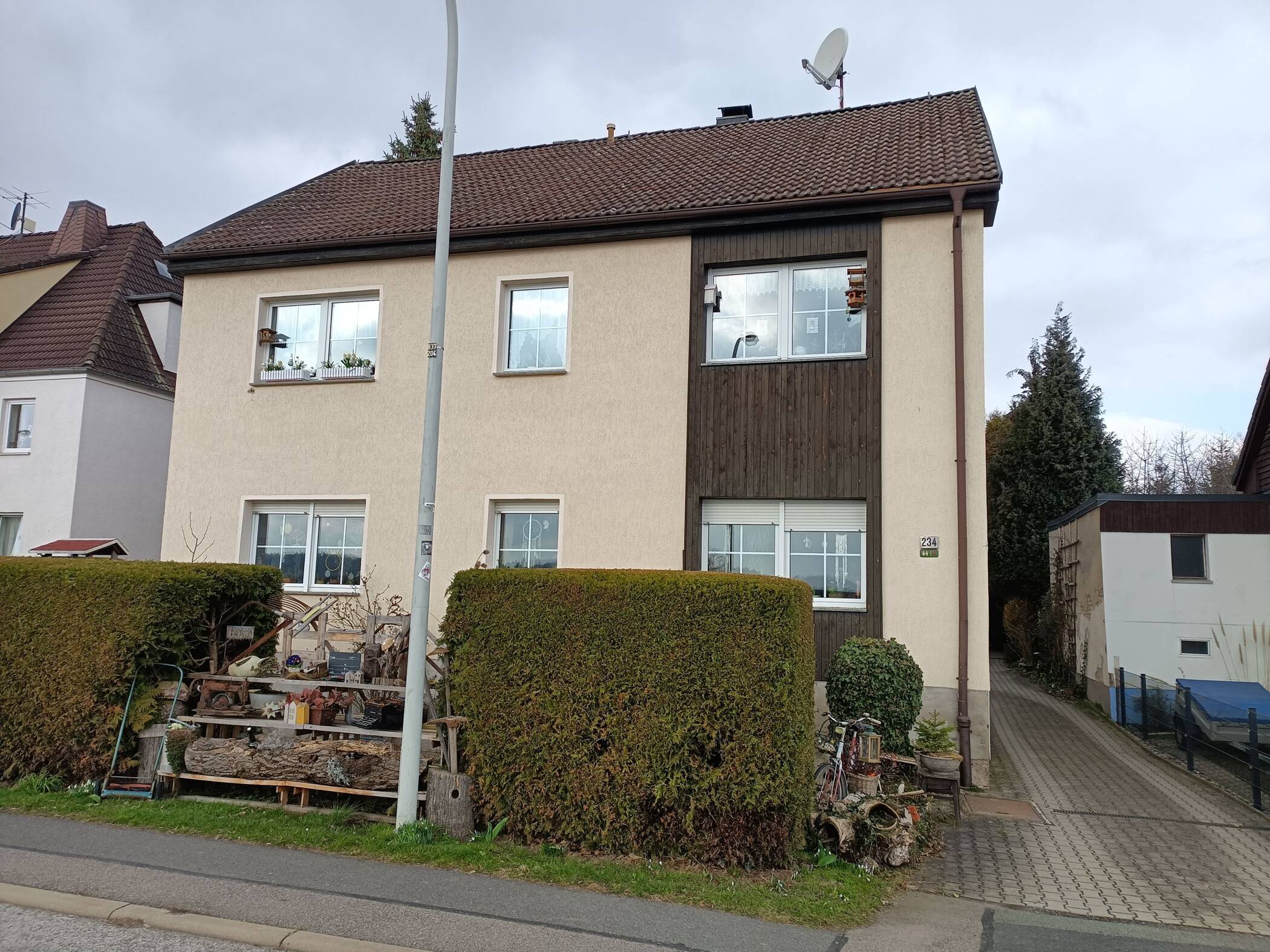 Zweifamilienhaus freistehend – Zwickau – Bild 1 von 9