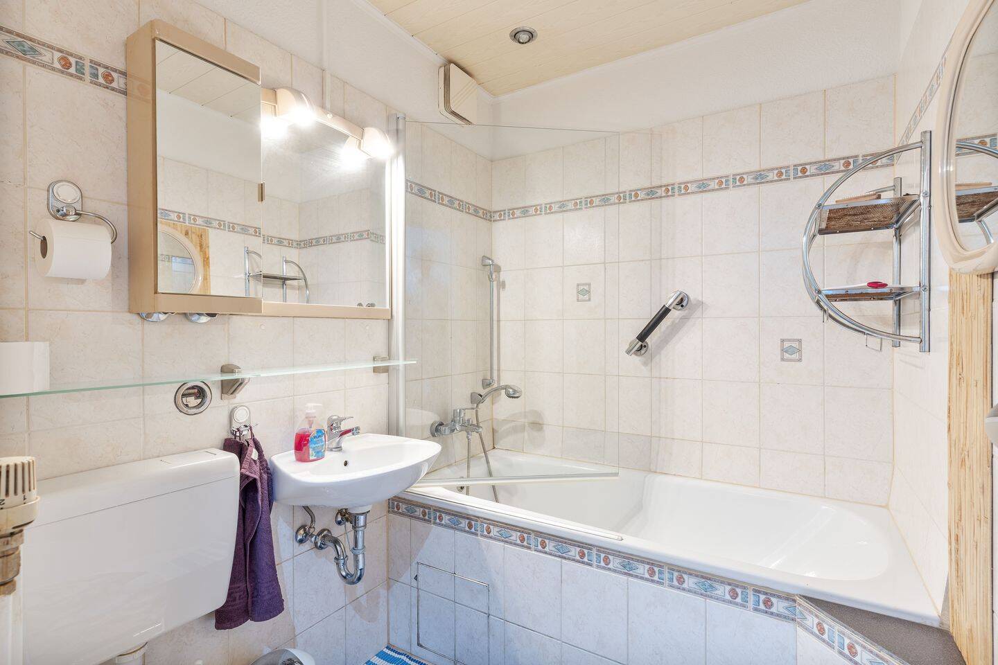 Charmante Erdgeschosswohnung mit Balkon und viel Potenzial im grünen Kiez – Berlin – Vorschaubild 4