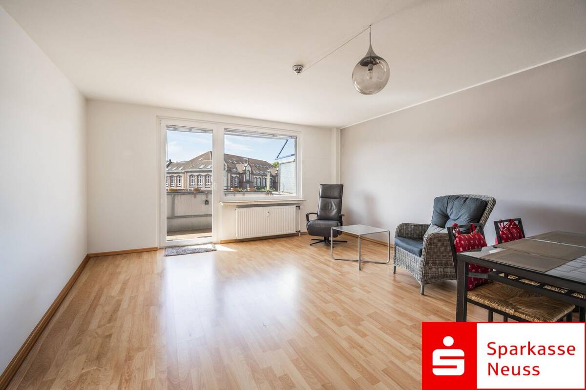 TOP Lage in Düsseldorf-Bilk! Exklusive 3 Zimmer Wohnung (inkl. Garagenstellplatz) – 40223 Düsseldorf – Bild 1 von 9