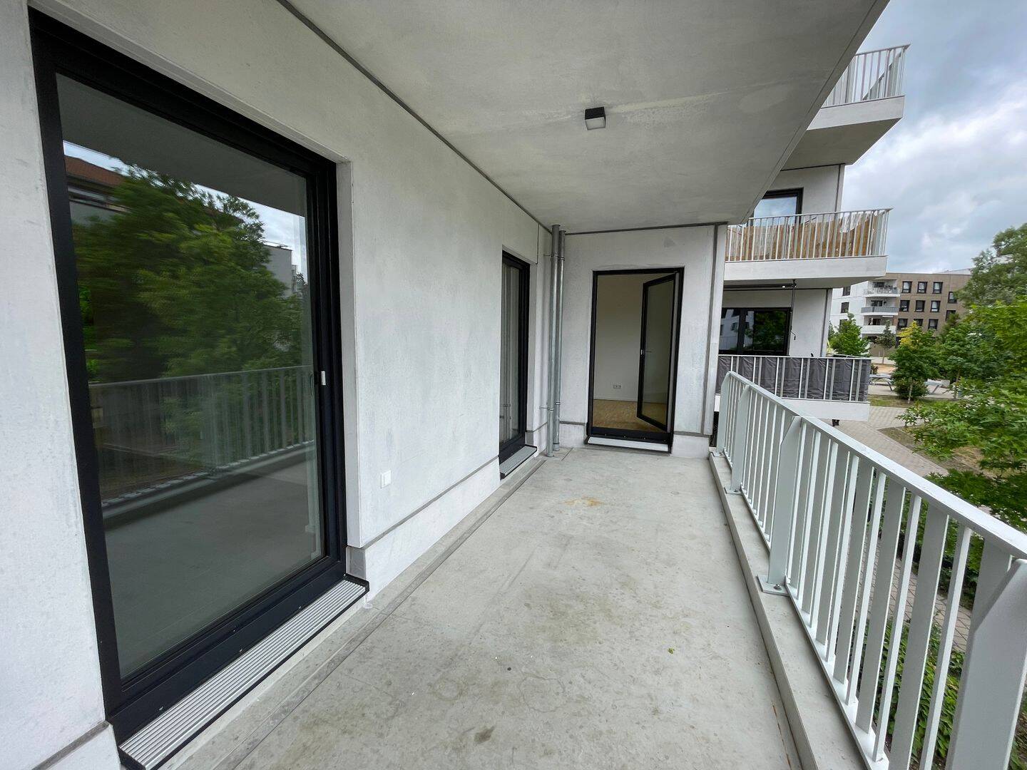 Große 3-Zimmer Wohnung mit zwei Badezimmer und Loggia – Nürnberg – Vorschaubild 4