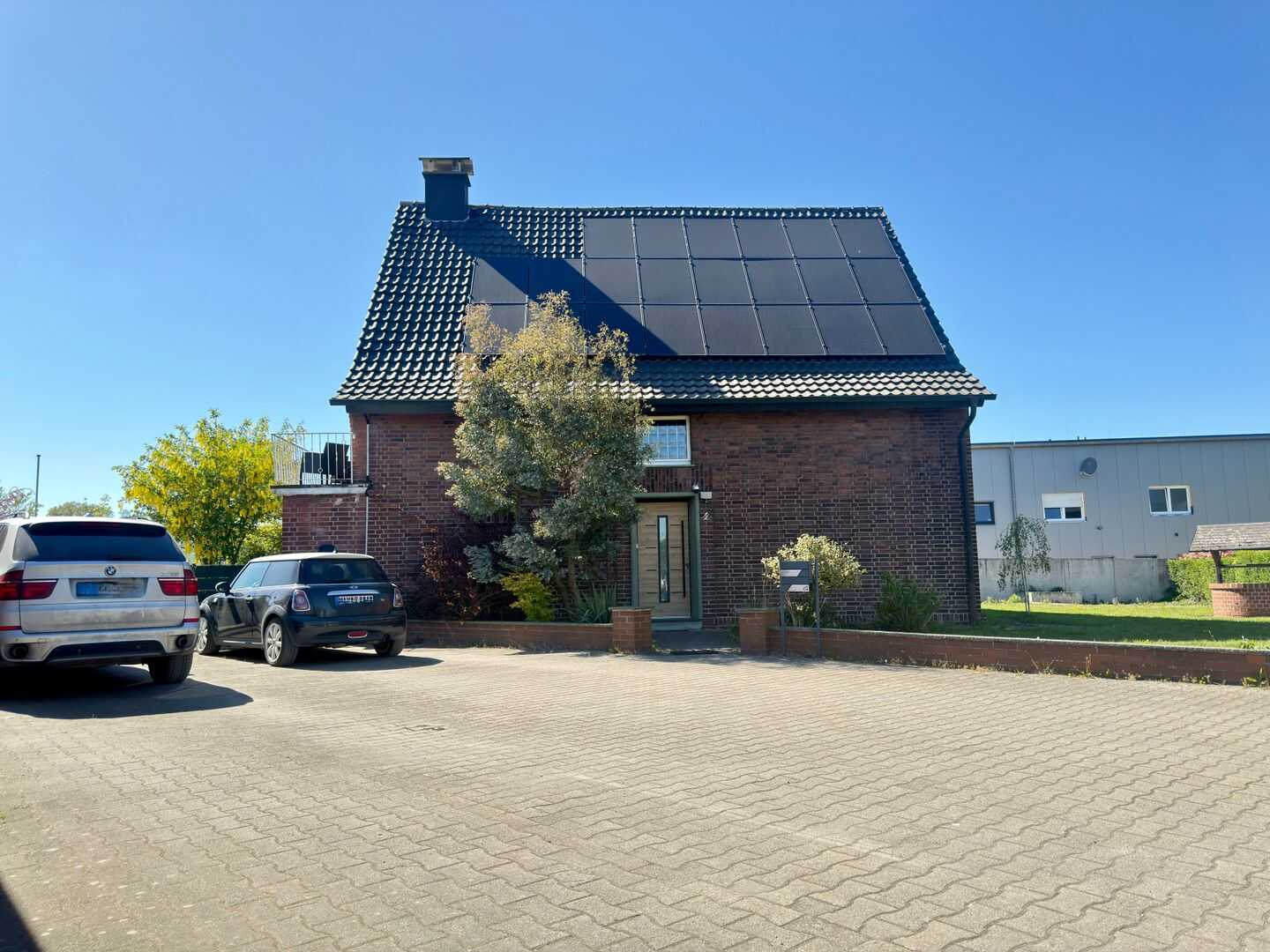 Einmaliges Zweifamilienhaus mit Nebengebäude, 2750m² Grundstück und 9 Zimmern – Hamm – Vorschaubild 2