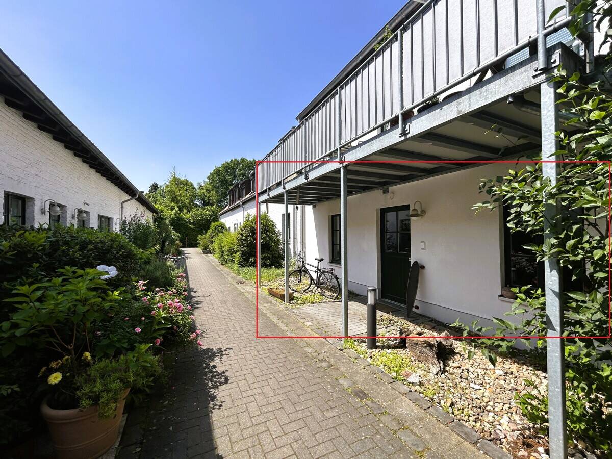 Merheim: Leben auf dem Frohnhof! Charmante 2 Zimmer-Eigentumswohnung in denkmalgeschützter Anlage! – Köln – Vorschaubild 3