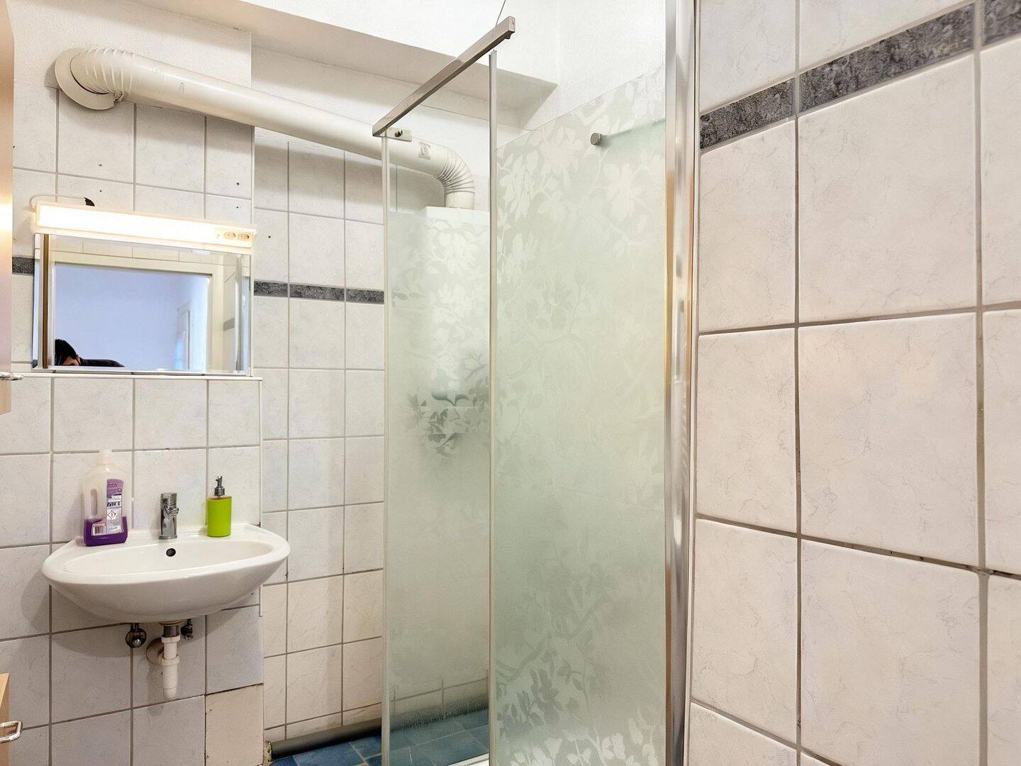 Zentrale 3-Zimmer-Altbauwohnung mit Entwicklungspotenzial - Leerstehend, gestaltbar, in Bahnhofsnähe (Kopie) – Fürth – Vorschaubild 9