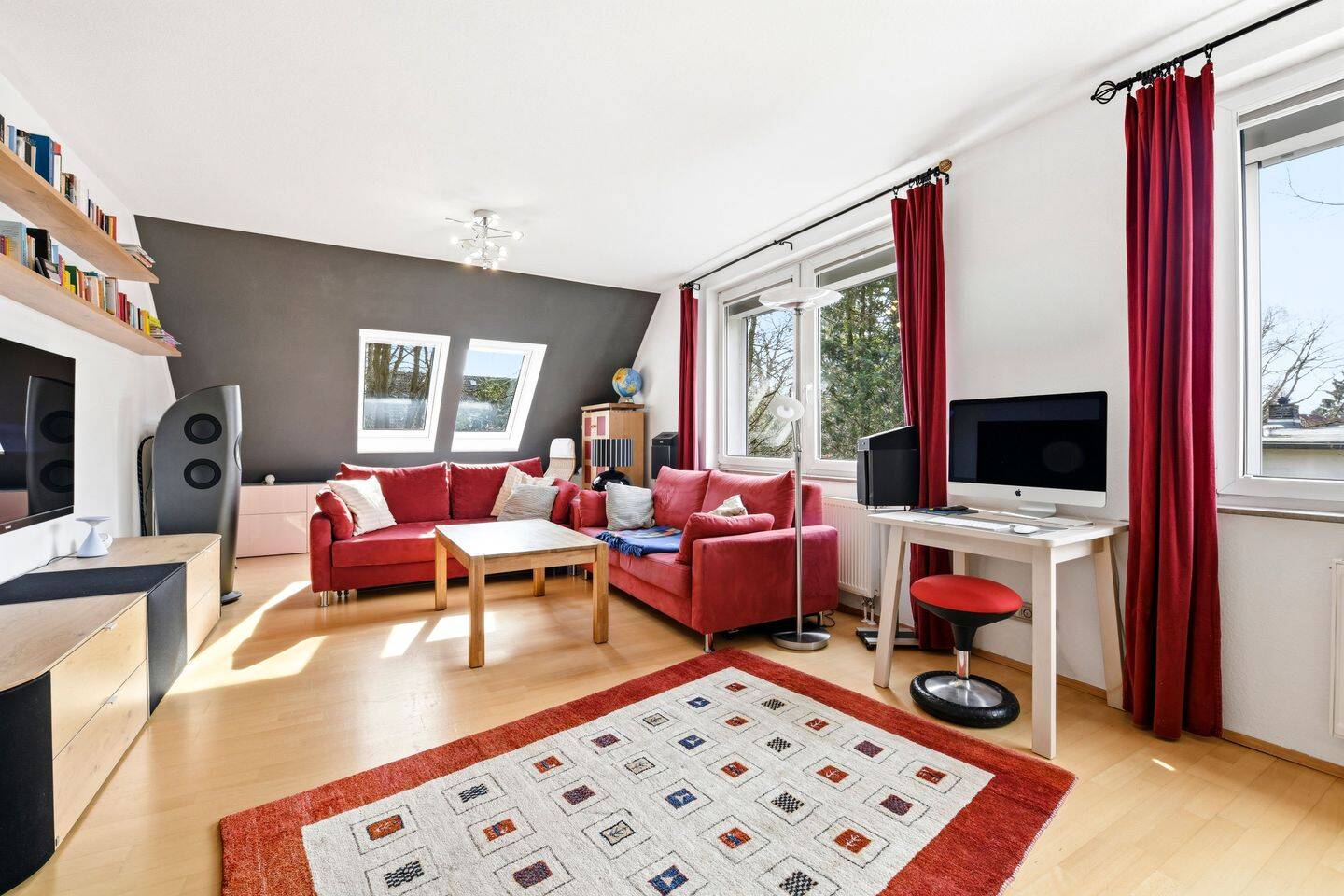Hier beginnt Ihr neues Zuhause, Maisonette mit Süd Balkon – Hamburg – Vorschaubild 3