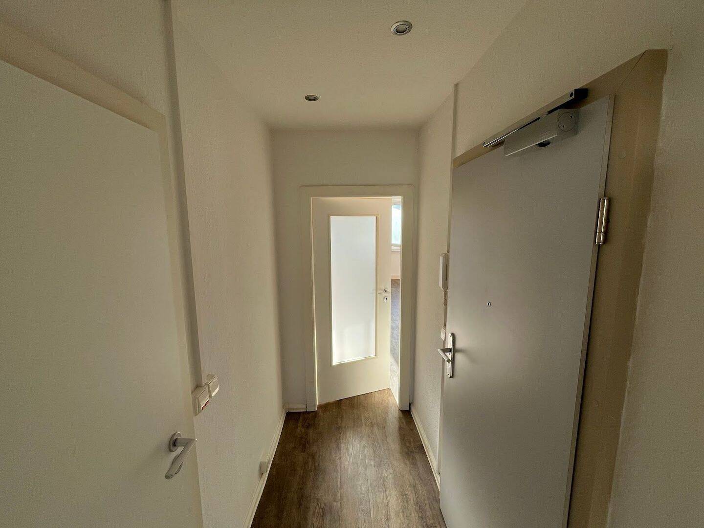 Sofort einziehen: Frisch sanierte Wohnung mit EBK – Chemnitz – Vorschaubild 5