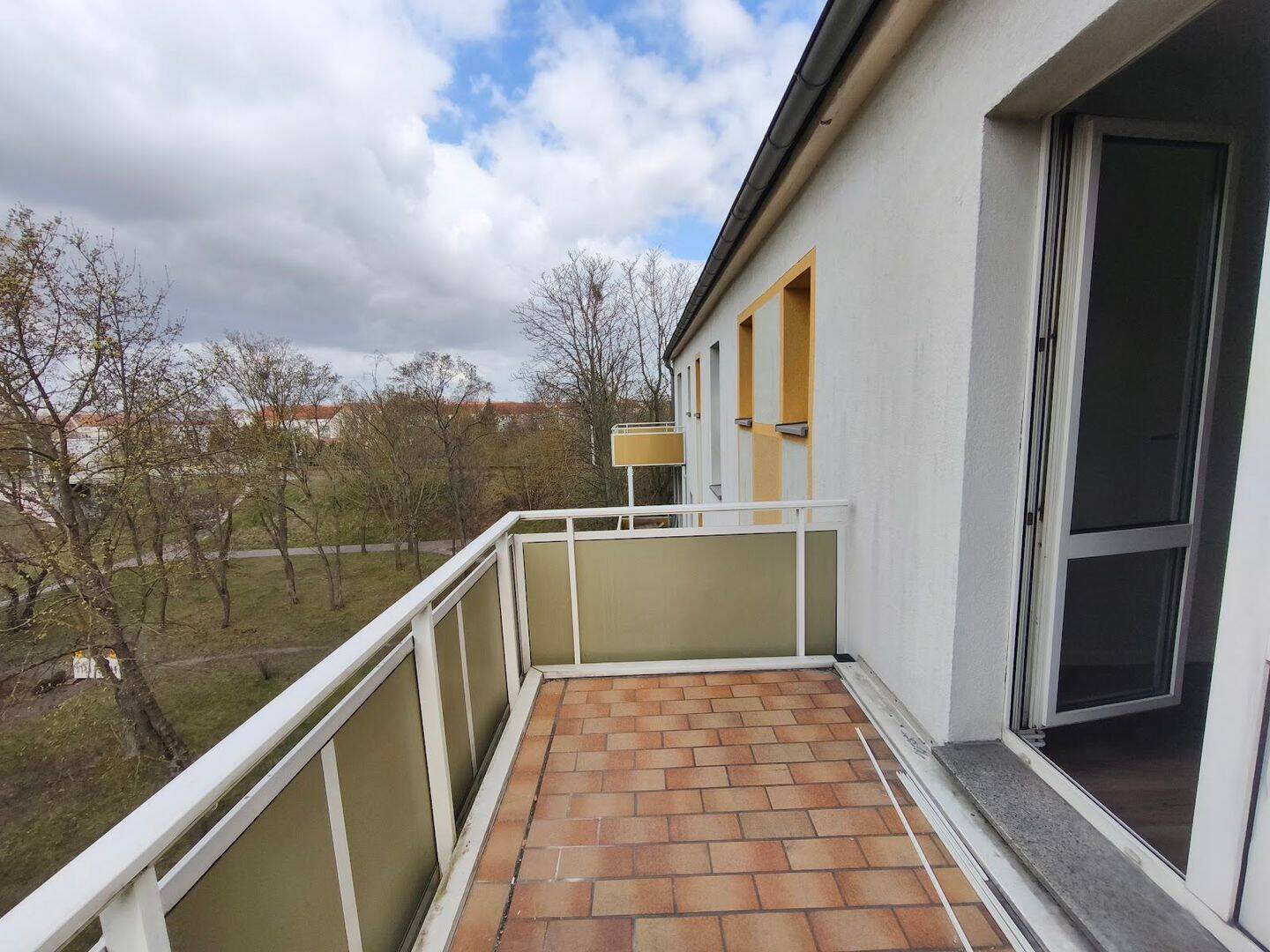 Zweiraumwohnung im Grünen Stellplatzanmietung PKW möglich