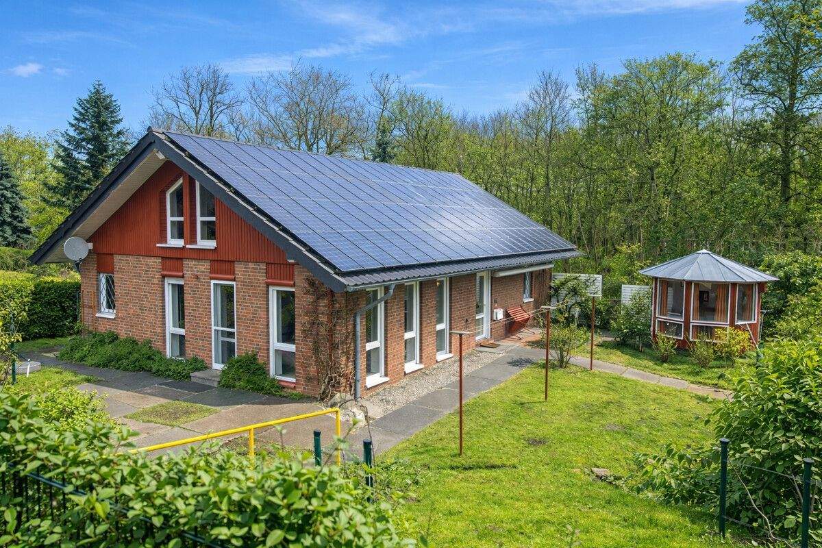 Traumlage und fit für die Zukunft - Niedrigenergiehaus direkt am Oldenburger Stadtpark – Oldenburg in Holstein – Bild 1 von 4