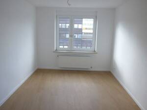 BO - Innenstadt, WG-geeignet: vollständig renovierte 3-Zi-Whg. mit Duschbad u. Gäste-WC – 44787 Bochum – Vorschaubild 3