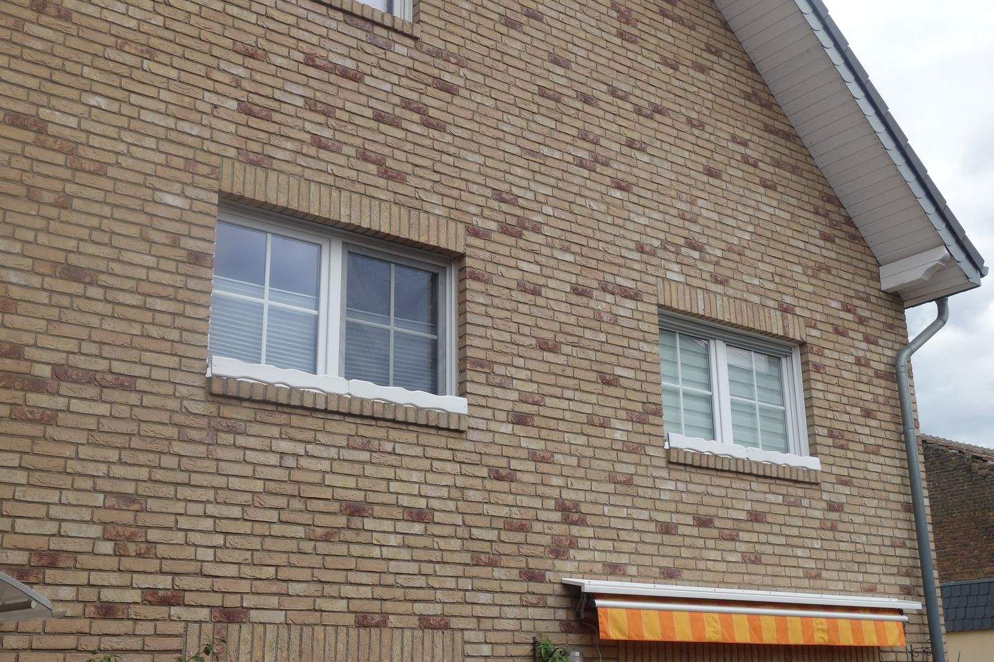 Doppelhaus in ruhiger Lage, 5-8 Min. vom Stadtzentrum VERKAUF NUR BEIDE OBJEKTE GEMEINSAM – Euskirchen – Vorschaubild 5